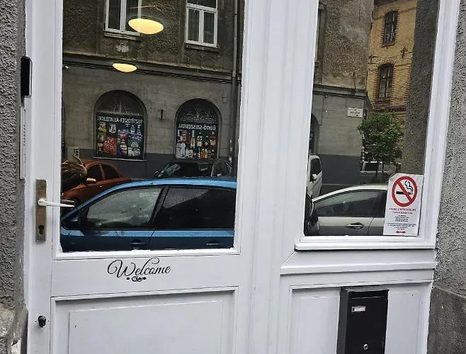 7dab 10 Contactless Self Check-in *